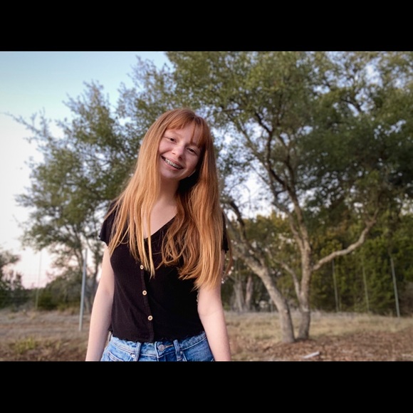 Meet your Posher, Vanessa - Picture 1 of 2